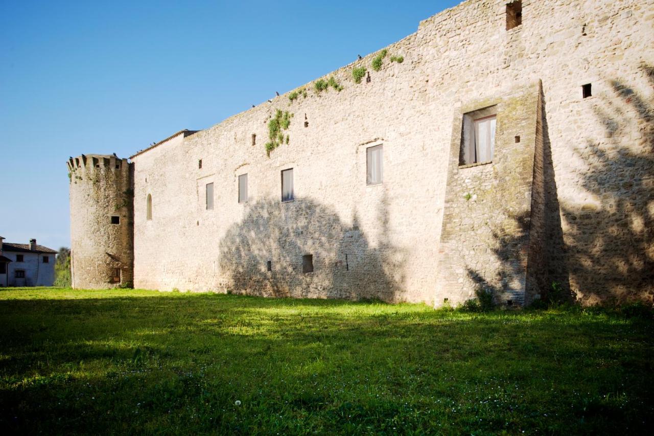 Torre Della Botonta Bed & Breakfast Castel Ritaldi Luaran gambar