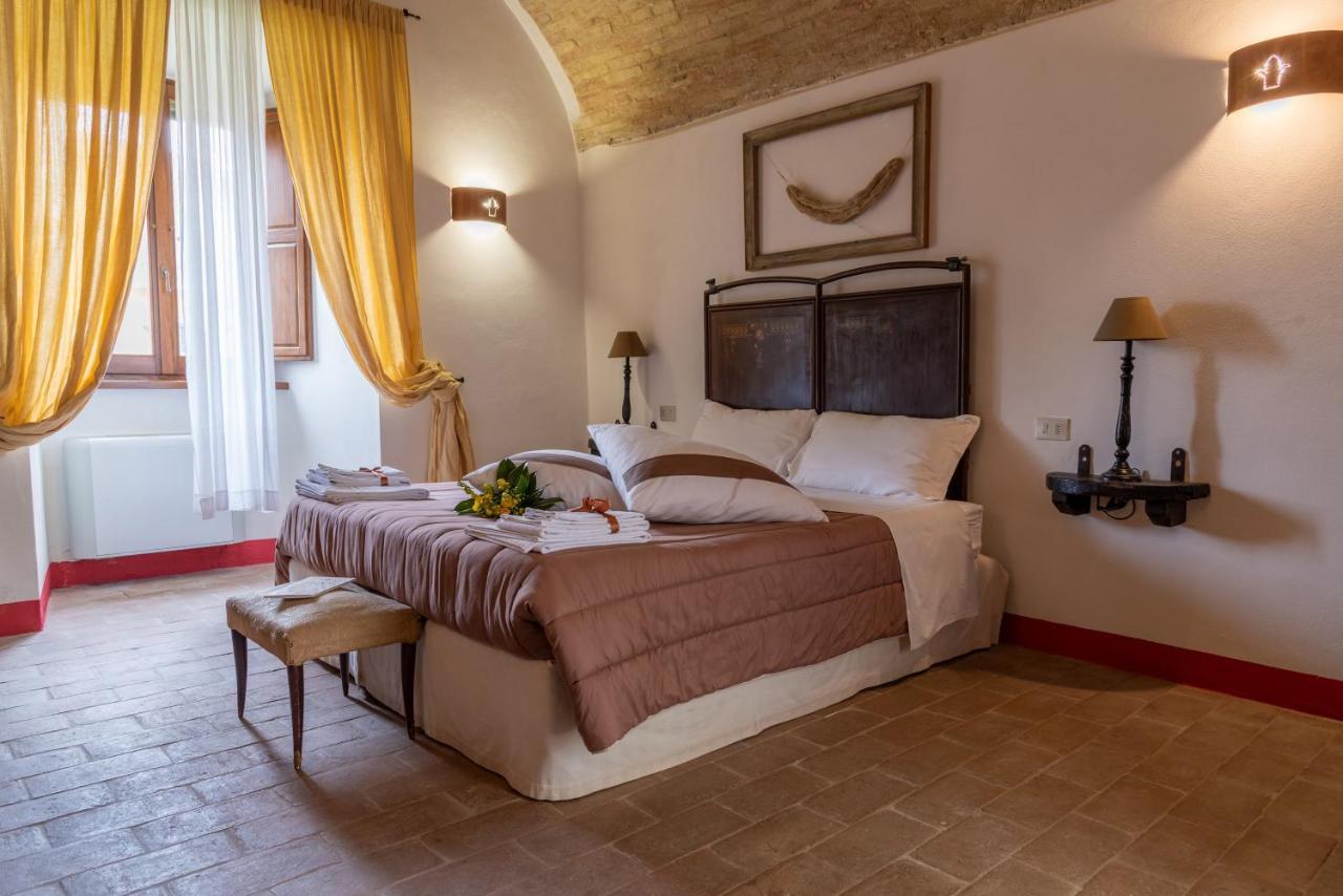 Torre Della Botonta Bed & Breakfast Castel Ritaldi Luaran gambar