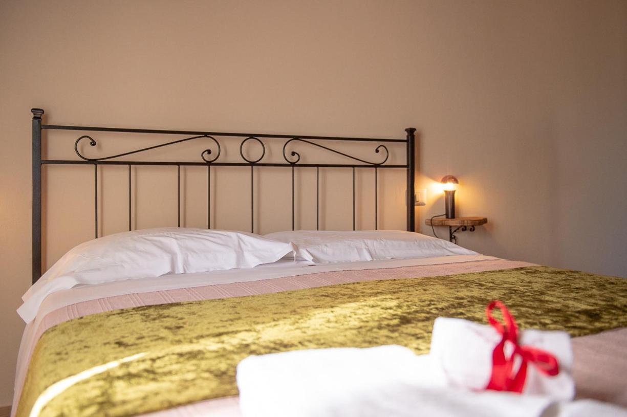 Torre Della Botonta Bed & Breakfast Castel Ritaldi Luaran gambar