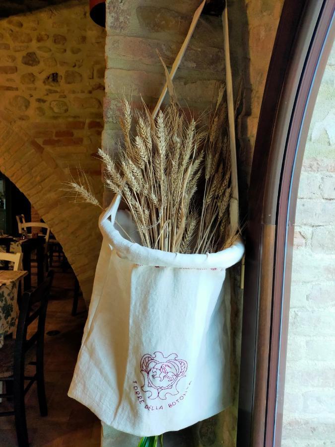 Torre Della Botonta Bed & Breakfast Castel Ritaldi Luaran gambar