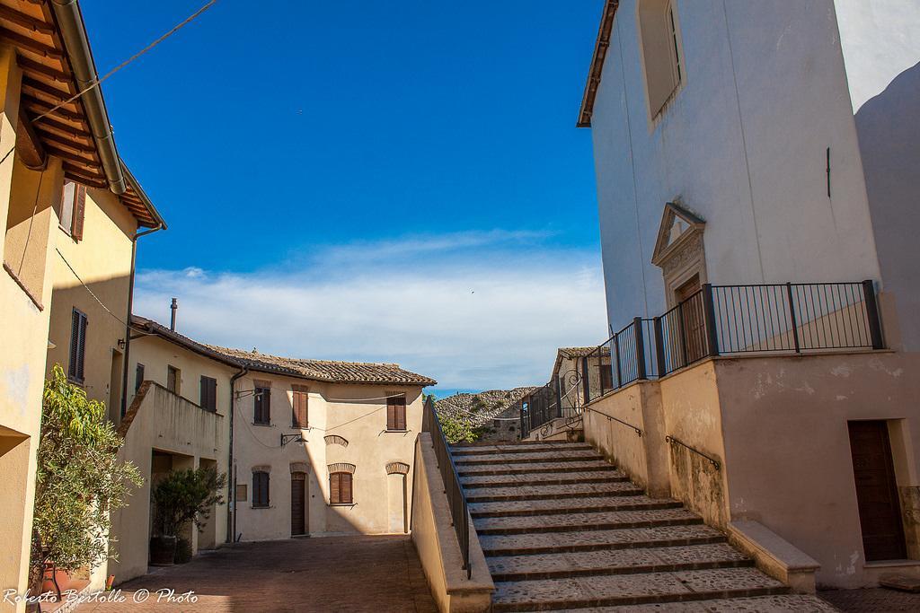 Torre Della Botonta Bed & Breakfast Castel Ritaldi Luaran gambar