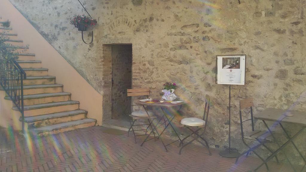 Torre Della Botonta Bed & Breakfast Castel Ritaldi Luaran gambar