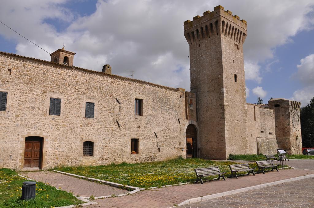 Torre Della Botonta Bed & Breakfast Castel Ritaldi Luaran gambar