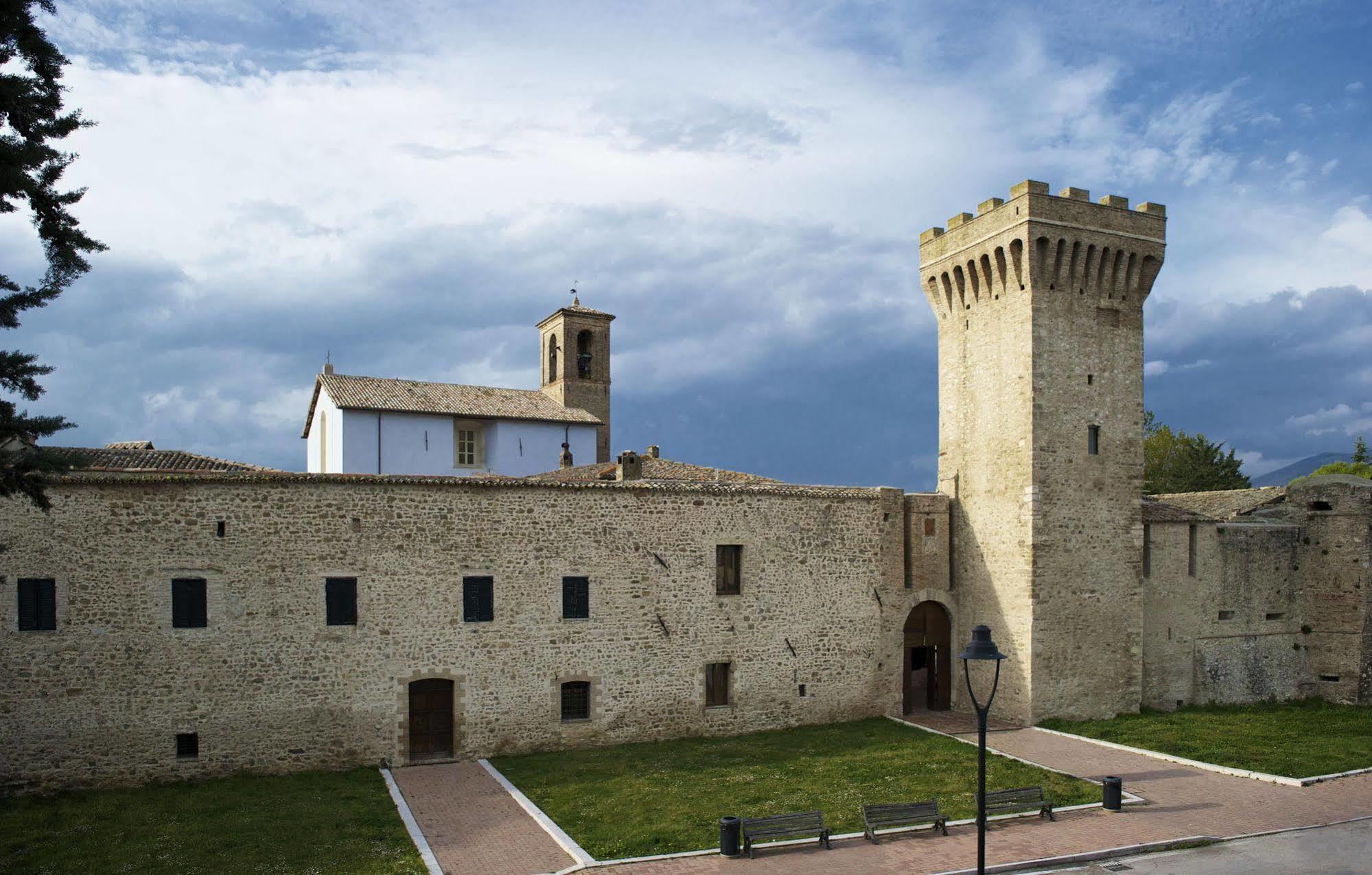 Torre Della Botonta Bed & Breakfast Castel Ritaldi Luaran gambar